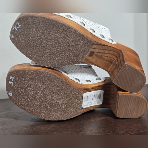 🤩Host Pick❤️NWT Chelsea & Violet Snake Leather 70s Inspired ClogWomen's Sz 6 - Picture 11 of 14